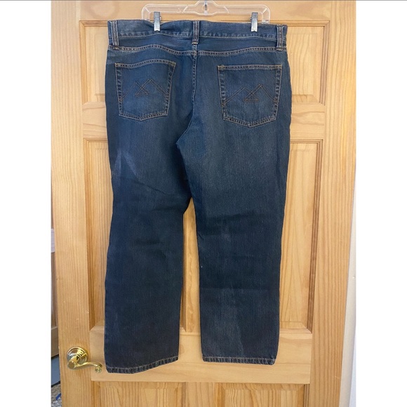 38 x 30 American Rag Straight Leg Smith Fit Jeans - Picture 3 of 6